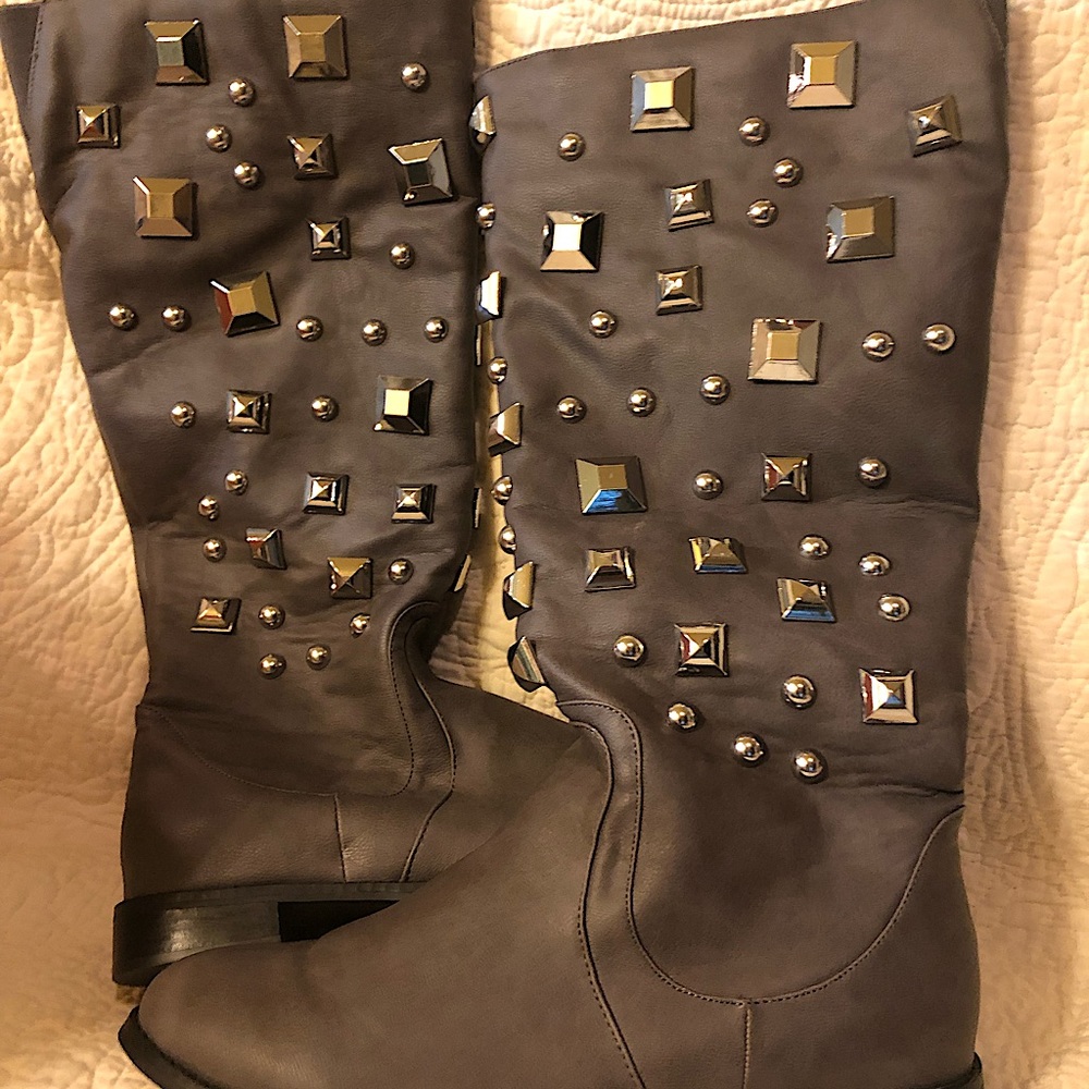 Women’s tall boots size 11 medium color brown gold